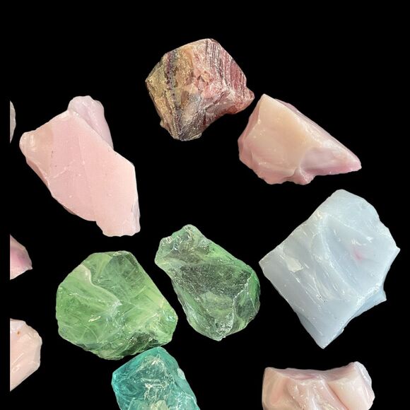 Art Glass Cullet Glowing Manganese Uranium Glass Bulk Assortment 2.5 LBS #5GA4 - Picture 7 of 9